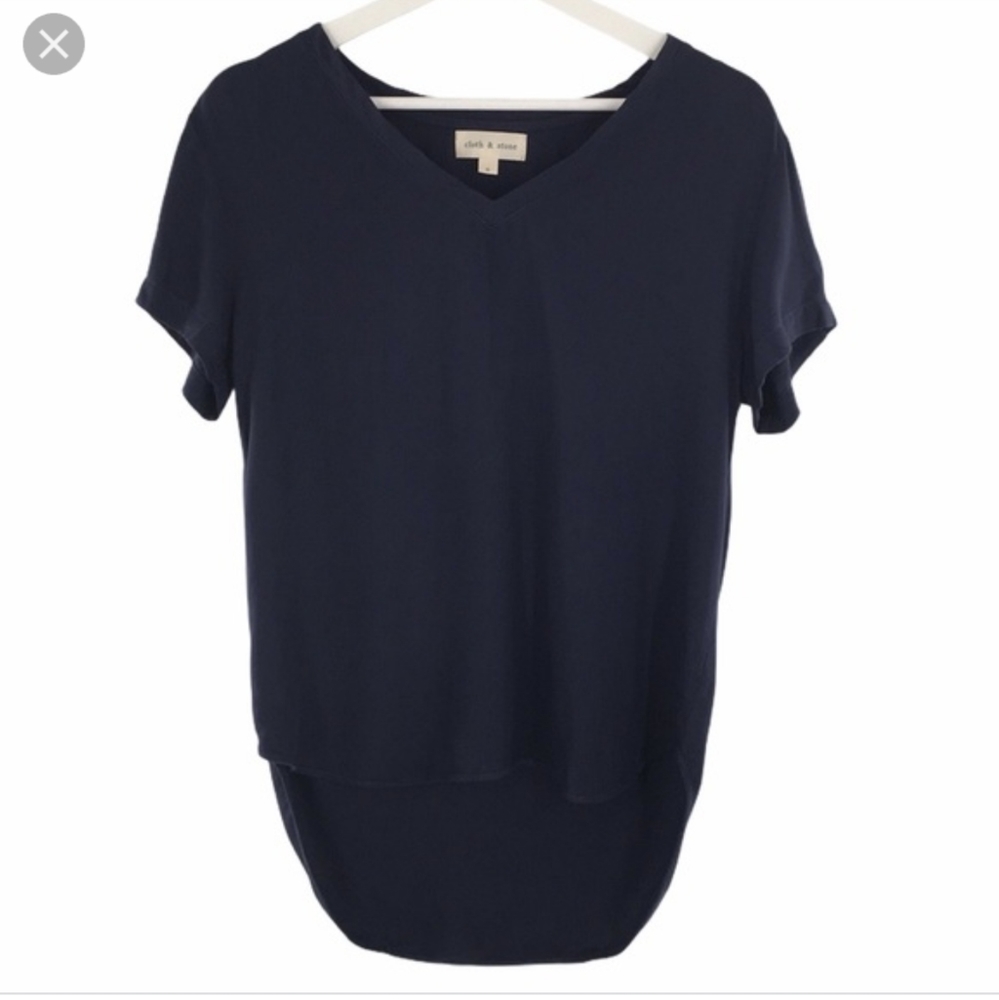 Cloth & Stone navy v neck tee high low short sleeve top L